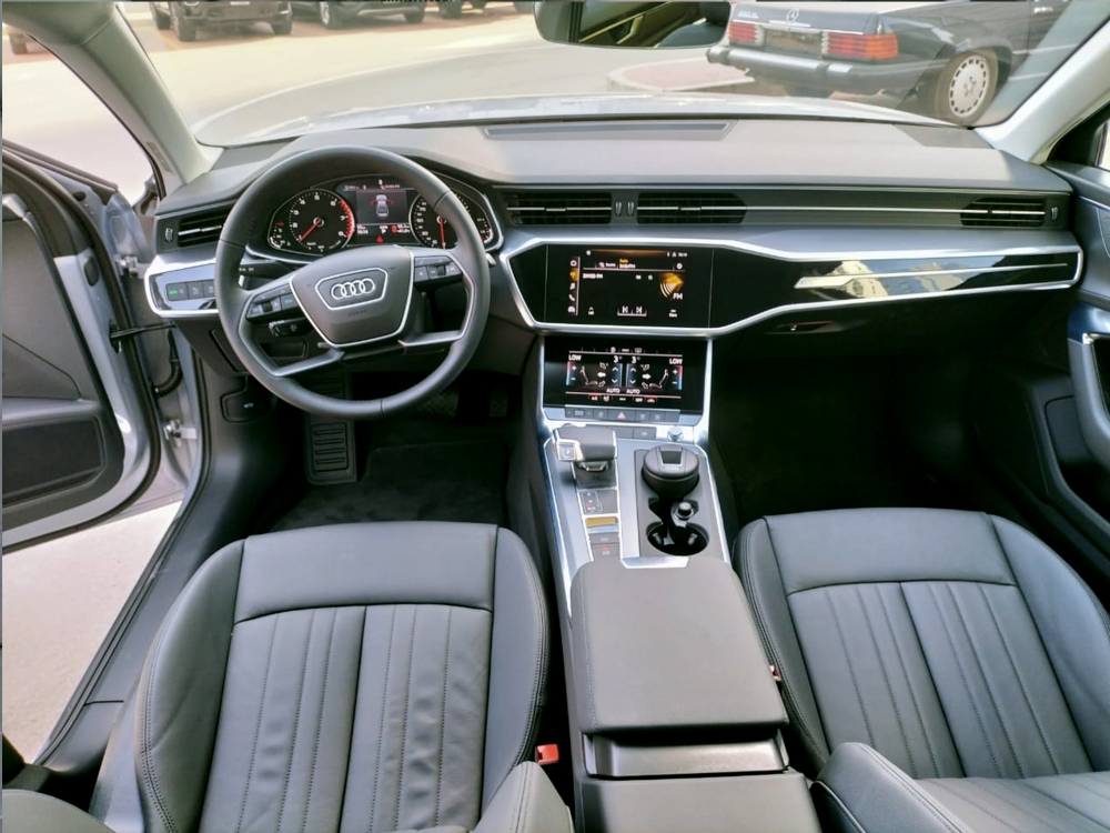Grigio scuro Audi A6 2021